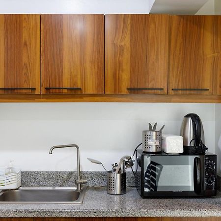 5880 Enriquez Residences 마닐라 외부 사진
