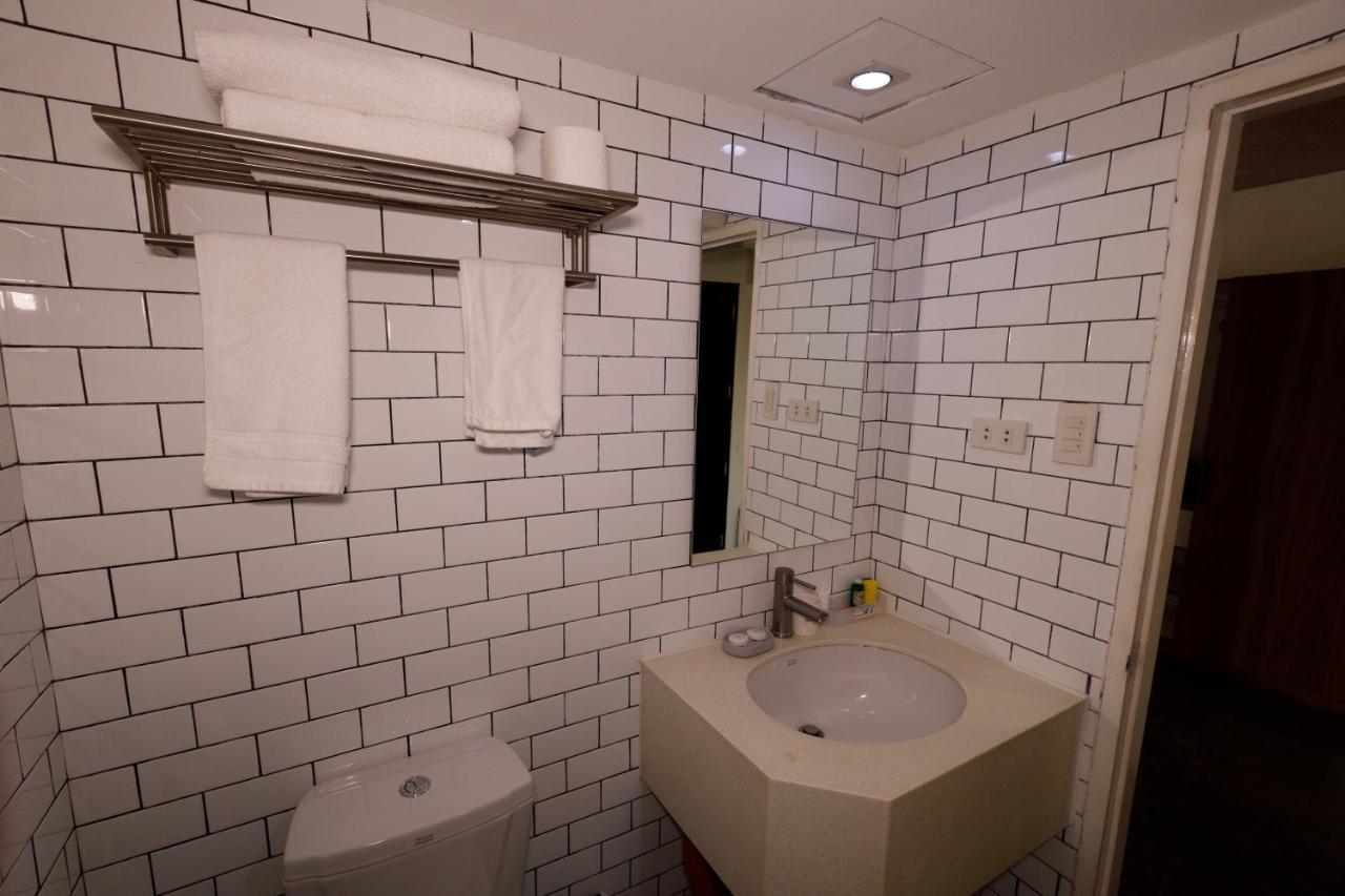5880 Enriquez Residences 마닐라 외부 사진